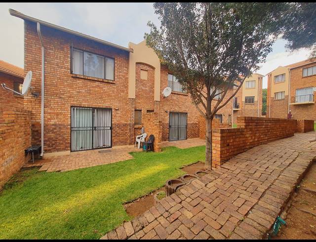 2 BEDROOM APARTMENT RENTED IN HALFWAY GARDENS